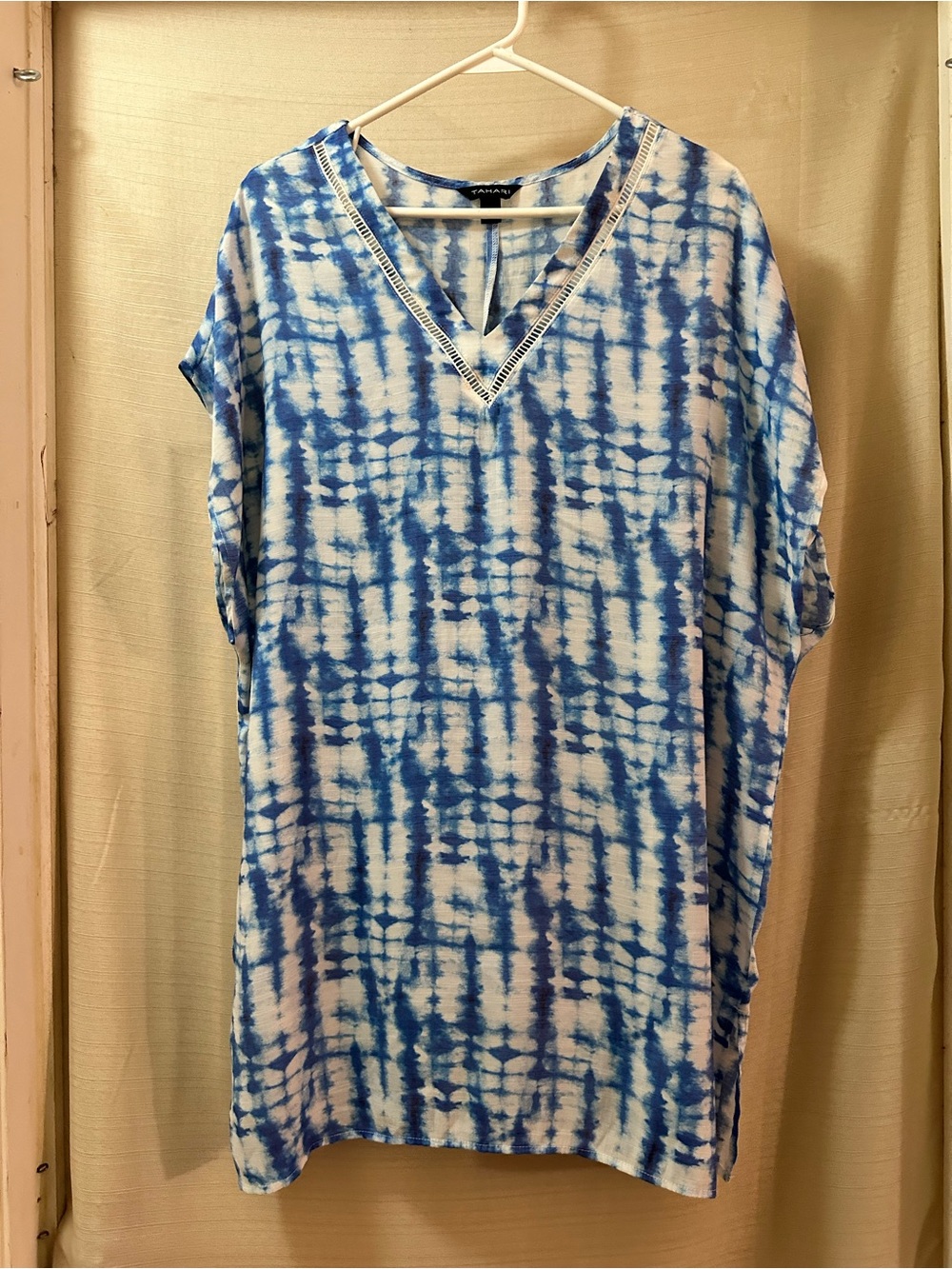 Tahari Tie Dye Tunic Blouse Cover Up V Neck Short Sleeve Women’s Medium Boho